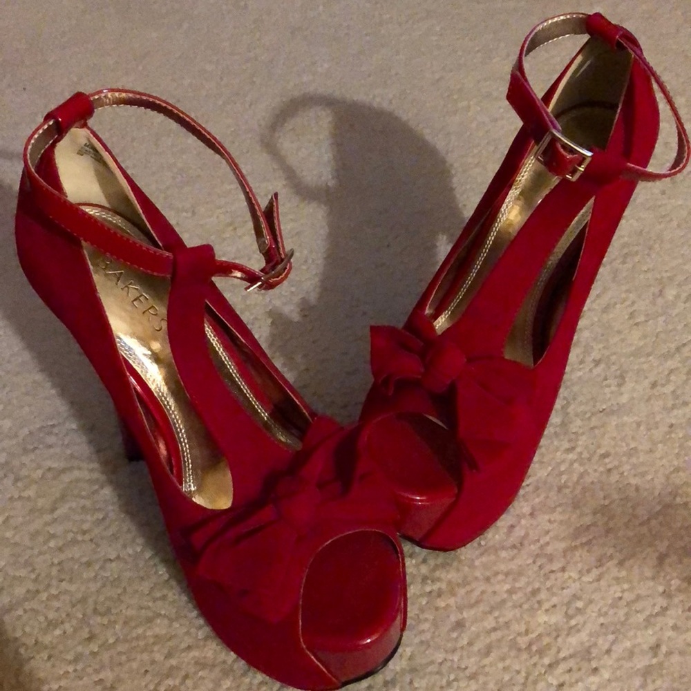 BAKERS RED SUEDE HEELS WITH ANKLE BUCKLE